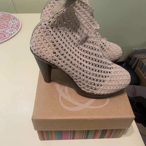Sexy ankle boot , not worn , size 7.5 us by Barcelona Collective - Picture 5 of 7